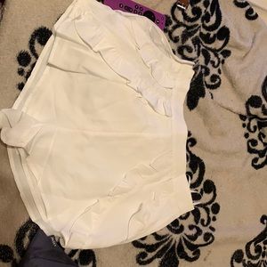 Ruffle white shorts